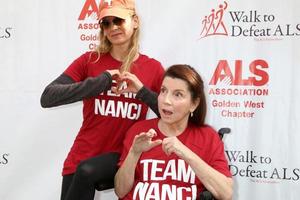 LOS ANGELES, OCT 16 - Renee Zellweger, Nanci Ryder at the ALS Association Golden West Chapter Los Angeles County Walk To Defeat ALS at the Exposition Park on October 16, 2016 in Los Angeles, CA photo