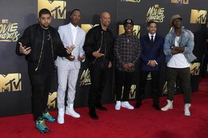 los angeles, 9 de abril - o shea jackson jr, corey hawkins, common, neil brown jr, aldis hodge en la llegada de los mtv movie awards 2016 al estudio warner brothers el 9 de abril de 2016 en burbank, ca foto