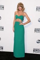 los angeles, 23 de noviembre - taylor swift en los 2014 american music awards, sala de prensa en el teatro nokia el 23 de noviembre de 2014 en los angeles, ca foto