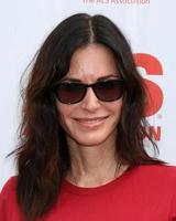 LOS ANGELES, OCT 16 - Courteney Cox at the ALS Association Golden West Chapter Los Angeles County Walk To Defeat ALS at the Exposition Park on October 16, 2016 in Los Angeles, CA photo