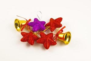campanas decorativas y estrellas para navidad y año nuevo. foto