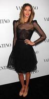 Los Ángeles, 27 de marzo: Dawn Olivieri llega a la apertura de Valentino Beverly Hills en la tienda de Valentino el 27 de marzo de 2012 en Beverly Hills, CA. foto