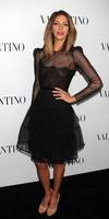 Los Ángeles, 27 de marzo: Dawn Olivieri llega a la apertura de Valentino Beverly Hills en la tienda de Valentino el 27 de marzo de 2012 en Beverly Hills, CA. foto