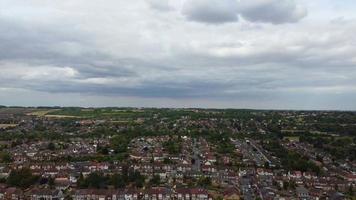 vackra flygbilder av Luton Town of England, Storbritannien, Storbritannien, drönarens högvinkelkameravy, video