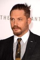 los angeles, 16 de diciembre - tom hardy en el estreno de the revenant los angeles en el teatro chino tcl el 16 de diciembre de 2015 en los angeles, ca foto