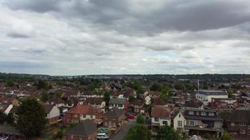 hermosas imágenes aéreas de la ciudad de luton de inglaterra gran bretaña reino unido, vista de cámara de ángulo alto de drones, video