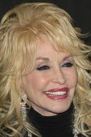 los angeles, 5 de febrero - dolly parton en la 24ª entrega anual de premios movieguide en el universal hilton hotel el 5 de febrero de 2016 en los angeles, ca foto