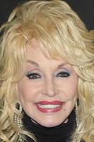 los angeles, 5 de febrero - dolly parton en la 24ª entrega anual de premios movieguide en el universal hilton hotel el 5 de febrero de 2016 en los angeles, ca foto