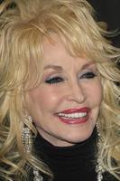 los angeles, 5 de febrero - dolly parton en la 24ª entrega anual de premios movieguide en el universal hilton hotel el 5 de febrero de 2016 en los angeles, ca foto