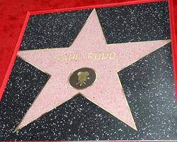 vlos angeles, 1 de julio - paul rudd star en la ceremonia de la estrella del paseo de la fama de paul rudd hollywood en la acera del teatro el capitan el 1 de julio de 2015 en los angeles, ca foto