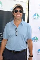 los angeles, 10 de noviembre - ray romano en el tercer clásico anual de golf de celebridades en beneficio de la fundación de investigación del melanoma en el club de golf junto al lago el 10 de noviembre de 2014 en burbank, ca foto