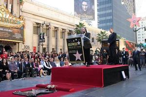 los angeles, 8 de diciembre - peter jackson en la ceremonia del paseo de la fama de peter jackson hollywood en el dolby theater el 8 de diciembre de 2014 en los angeles, ca foto