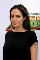 los angeles, 16 de enero - angelina jolie-pitt en el estreno de kung fu panda 3 en el teatro chino tcl el 16 de enero de 2016 en los angeles, ca foto