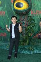 los angeles, 14 de agosto - albert tsai en el estreno de kubo and the two strings en amc universal citywalk el 14 de agosto de 2016 en universal city, ca foto