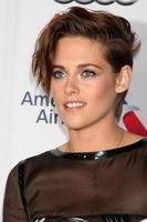 los angeles, 12 de noviembre - kristen stewart en la proyección especial de still alice en el festival de cine afi en el dolby theater el 12 de noviembre de 2014 en los angeles, ca foto