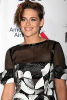 los angeles, 12 de noviembre - kristen stewart en la proyección especial de still alice en el festival de cine afi en el dolby theater el 12 de noviembre de 2014 en los angeles, ca foto