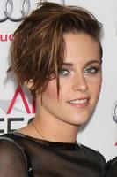 los angeles, 12 de noviembre - kristen stewart en la proyección especial de still alice en el festival de cine afi en el dolby theater el 12 de noviembre de 2014 en los angeles, ca foto