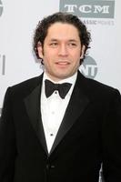 los angeles, 9 de junio - gustavo dudamel en el 44.º premio al logro de la vida del instituto de cine americano homenaje a john williams en el dolby theater el 9 de junio de 2016 en los angeles, ca foto