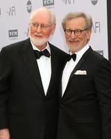 los angeles, 9 de junio - john williams, steven spielberg en el 44.º premio al logro de la vida del instituto de cine americano homenaje a john williams en el dolby theater el 9 de junio de 2016 en los angeles, ca foto