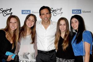 los angeles, 16 de mayo - dr bill dorfman en ucla s spring sing 2014 en pauley pavilion ucla el 16 de mayo de 2014 en westwood, ca foto