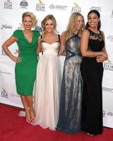 avalon, 26 de septiembre - nicky whelan, cassi thomson, georgina rawlings, jordin chispas a la izquierda detrás de la proyección en el festival de cine catalina en el casino el 26 de septiembre de 2014 en avalon, isla catalina, ca foto