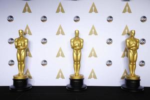 los angeles, 28 de febrero - estatua de oscar en los 88 premios anuales de la academia, sala de prensa en el teatro dolby el 28 de febrero de 2016 en los angeles, ca foto