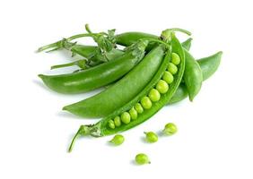 Green peas isolated on white background photo