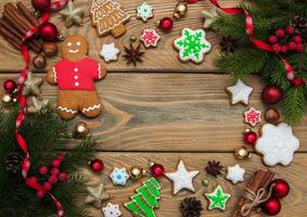 galletas navideñas de jengibre y miel de colores foto