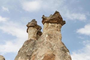 formaciones rocosas en el valle de los monjes pasabag, capadocia foto