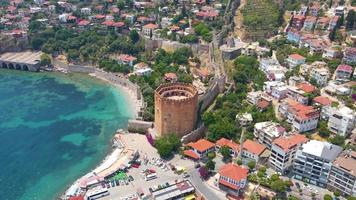 stadt alanya, antalya, 2022 - luftbild der historischen burg video