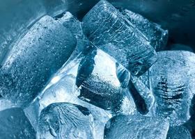 The ice cube shape has been adjusted to add color,It will help refresh and make you feel good. photo