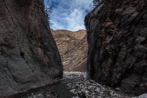 garganta de Karabaj. atractivos naturales en daguestán. Rusia foto