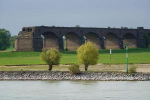 el río rin cerca de wesel foto