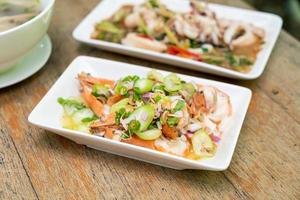 Spicy Grilled Prawn salad with Lemongrass photo