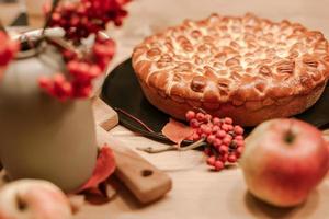 tartas de manzana caseras tradicionales de otoño de acción de gracias foto