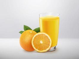 vaso de jugo de naranja 100% con sacos y frutas en rodajas aisladas sobre fondo blanco