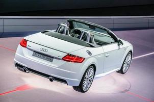 frankfurt - sept 2015 audi tt 2.0 tdi ultra cabrio presentado en foto