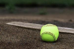 suciedad del montículo del lanzador de softbol foto