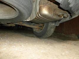 inspección técnica del coche en la estación de servicio foto