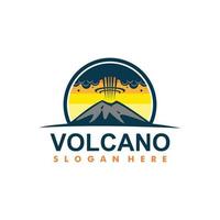logotipo de la montaña del volcán. ilustración simple del logotipo del vector de la montaña del volcán
