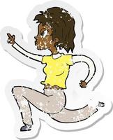 pegatina retro angustiada de una mujer caricaturista corriendo y señalando vector