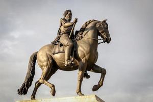 Statue of Henrici Magni in Paris photo