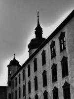 la ciudad de wuerzburg en el río principal foto