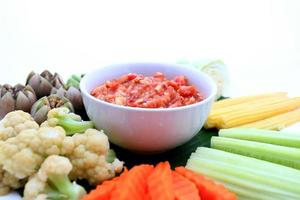 salsa de pasta de gambas y verduras frescas foto