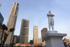 estatua de sir raffles, singapur foto