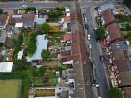 imágenes aéreas y vista de ángulo alto de la ciudad de luton de inglaterra y zona residencial del reino unido foto