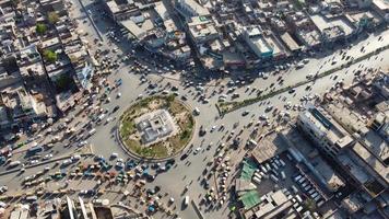 vista aérea de ángulo alto de la ciudad de sheikhupura de punjab pakistán, imágenes de drones. sheikhupura también conocida como qila sheikhupura, es una ciudad en la provincia pakistaní de punjab. foto