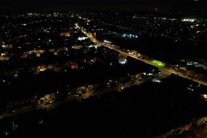 vista aérea de alto ángulo de la ciudad británica en la noche ciudad británica foto