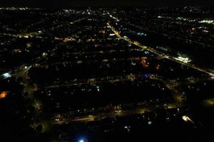 vista aérea de alto ángulo de la ciudad británica en la noche ciudad británica foto