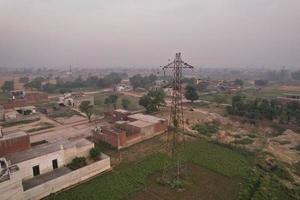 vista aérea de kala shah kaku pueblo de punjab pakistán foto